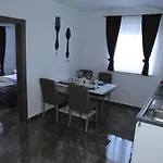 Apartament Delac
