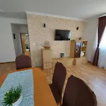 Apartament Delac *