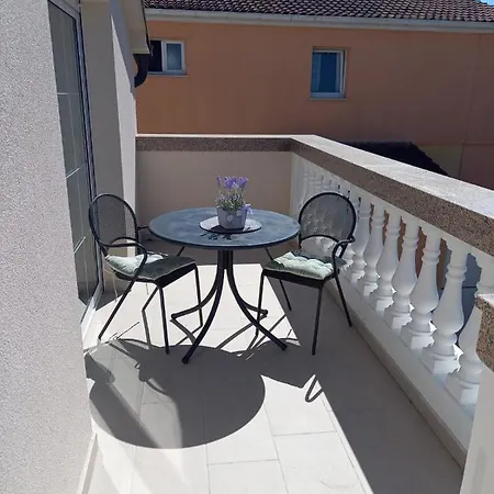 Delac * Vodice
