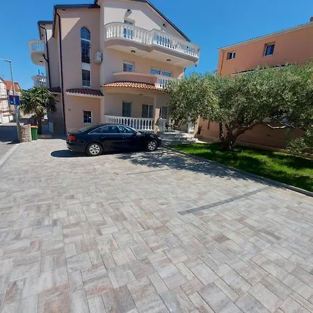 Delac Apartment *