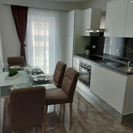 Delac Apartment *