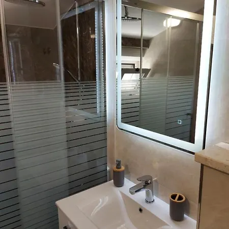 Delac Lägenhet Vodice