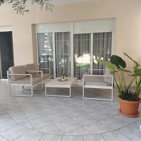 Delac Apartament *